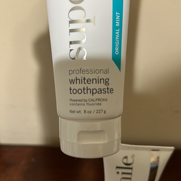 Super smile Teeth Whitening System. 8 oz each - Picture 2 of 5